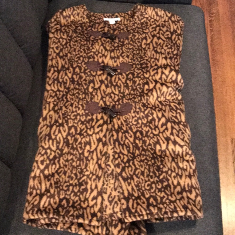 Isaac Mizrahi sweater cape